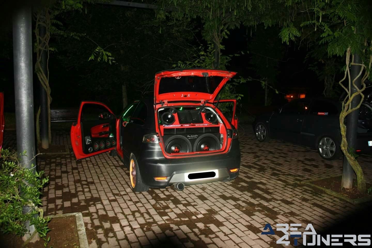 5ª Concentración Tuning Guarnizo
Imagen del reportaje revista Tuning Area4tuners.es, concentración de coches Tuning del año 2018 en Guarnizo, Cantabria, España