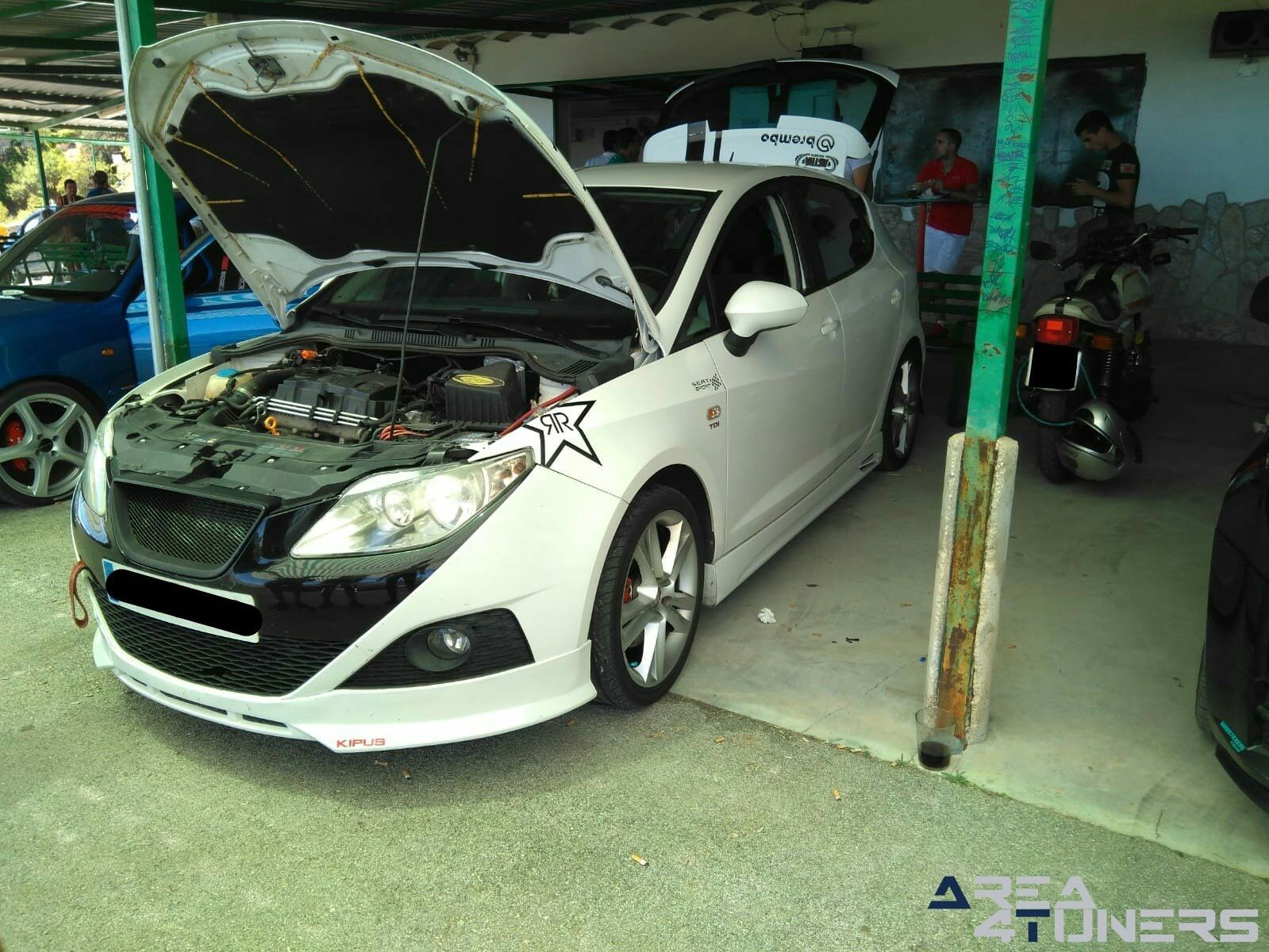 1ª Concentración Tuning Racing Clásicos Casarabonela
Imagen del reportaje revista Tuning Area4tuners.es, concentración de coches Tuning del año 2018 en Casarabonela, Málaga, España