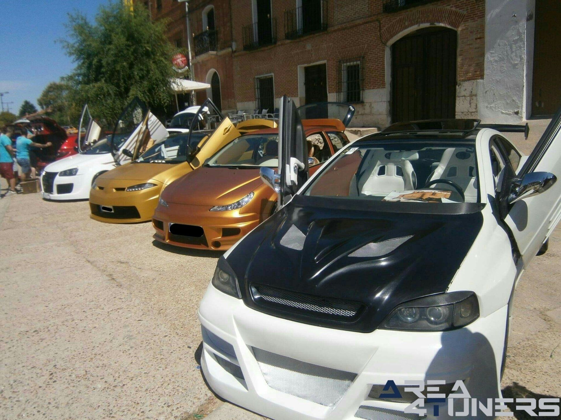 1ª Kdd Tuning Racing Clásicos Villa De Rueda
Imagen del reportaje revista Tuning Area4tuners.es, concentración de coches Tuning del año 2018 en Rueda, Valladolid, España