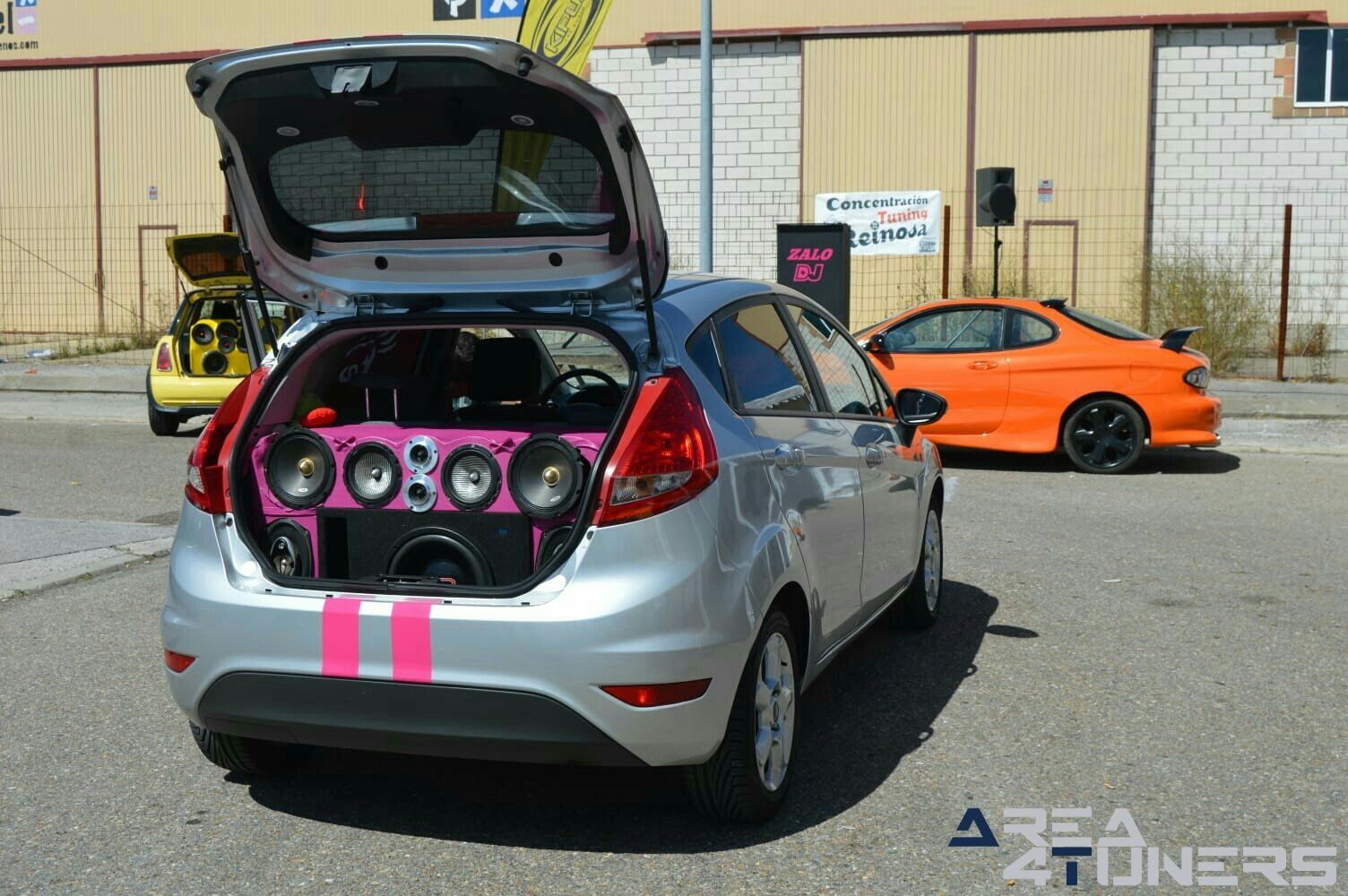 7ª Concentración Tuning Reinosa
Imagen del reportaje revista Tuning Area4tuners.es, concentración de coches Tuning del año 2018 en Reinosa, Cantabria, España