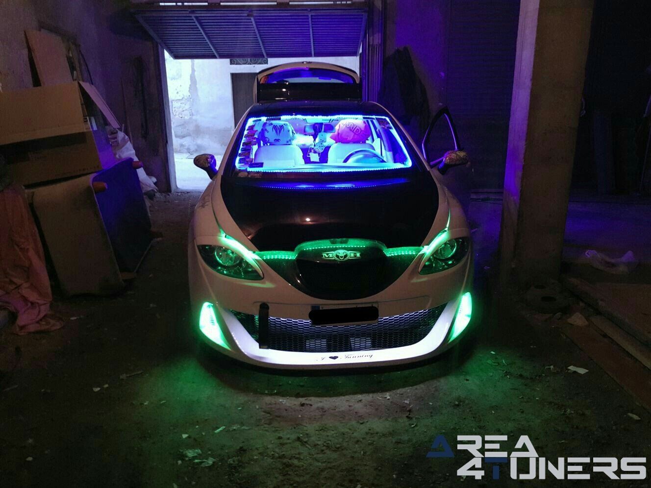 1er Motor Show Torrenostra
Imagen del reportaje revista Tuning Area4tuners.es, concentración de coches Tuning del año 2018 en Torrenostra, Castellón, España