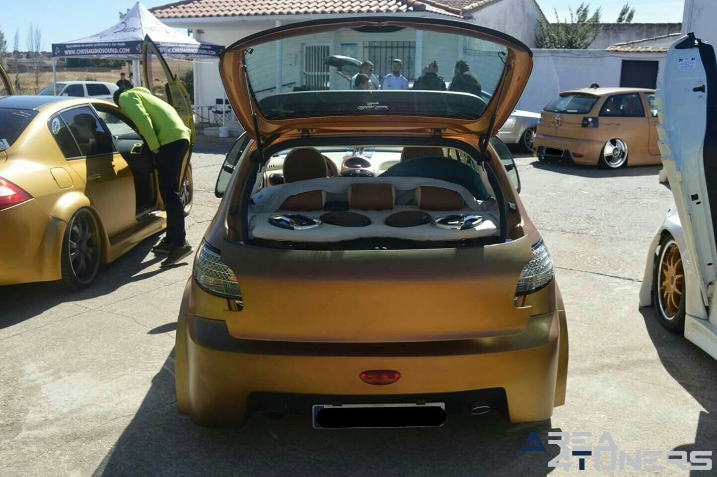2ª Kdd Tuning Racing Clásicos Aldehuela De La Bóveda
Imagen del reportaje revista Tuning Area4tuners.es, concentración de coches Tuning del año 2018 en Aldehuela De La Bóveda, Salamanca, España