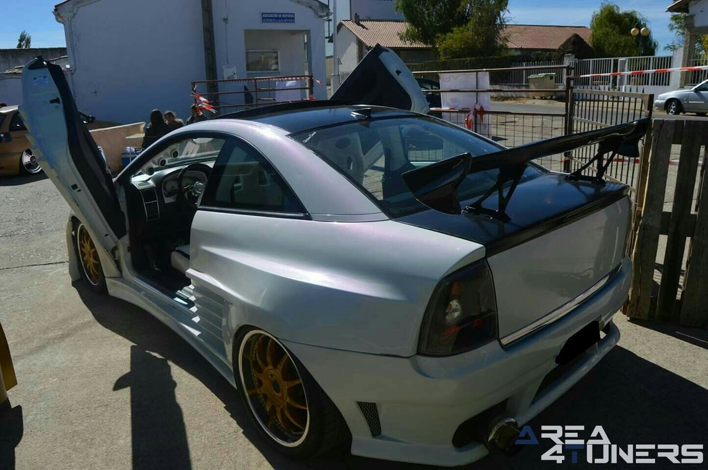 2ª Kdd Tuning Racing Clásicos Aldehuela De La Bóveda
Imagen del reportaje revista Tuning Area4tuners.es, concentración de coches Tuning del año 2018 en Aldehuela De La Bóveda, Salamanca, España