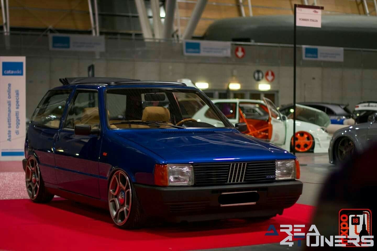 Expo Tuning Torino 2018
Imagen del reportaje de la revista Tuning Area4tuners.es, de la
concentración de coches Tuning del año 2018 en Turín Italia