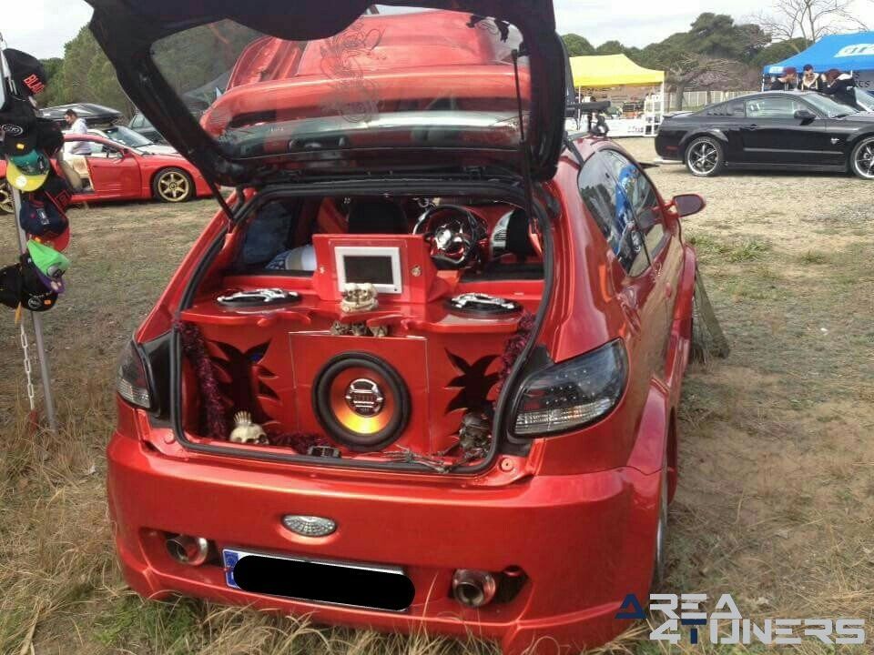 Expo Tuning Torino 2018
Imagen del reportaje de la revista Tuning Area4tuners.es, de la
concentración de coches Tuning del año 2018 en Turín Italia