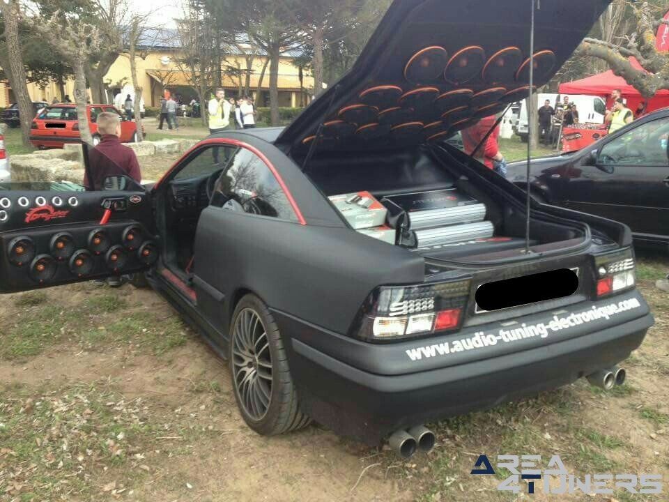 Expo Tuning Torino 2018
Imagen del reportaje de la revista Tuning Area4tuners.es, de la
concentración de coches Tuning del año 2018 en Turín Italia