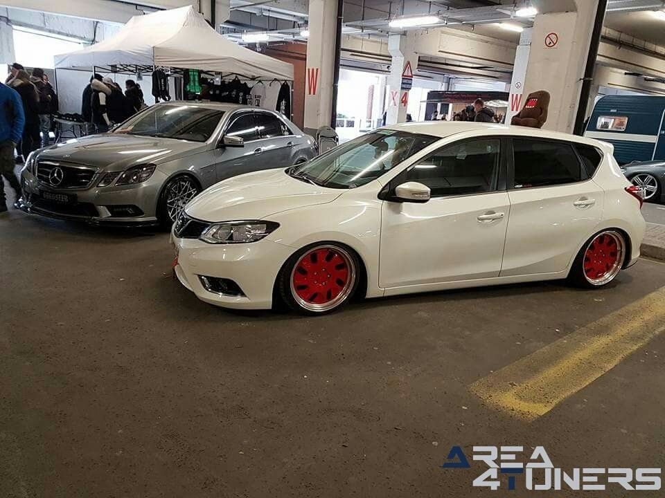 How Tuning Day 15
Imagen del reportaje de la revista Tuning Area4tuners.es, de la
concentración de coches Tuning del año 2018 en Anderlecht Bélgica