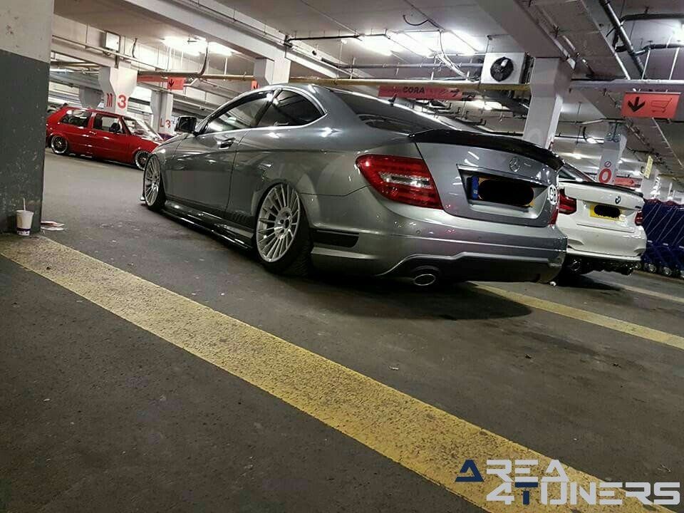 How Tuning Day 15
Imagen del reportaje de la revista Tuning Area4tuners.es, de la
concentración de coches Tuning del año 2018 en Anderlecht Bélgica