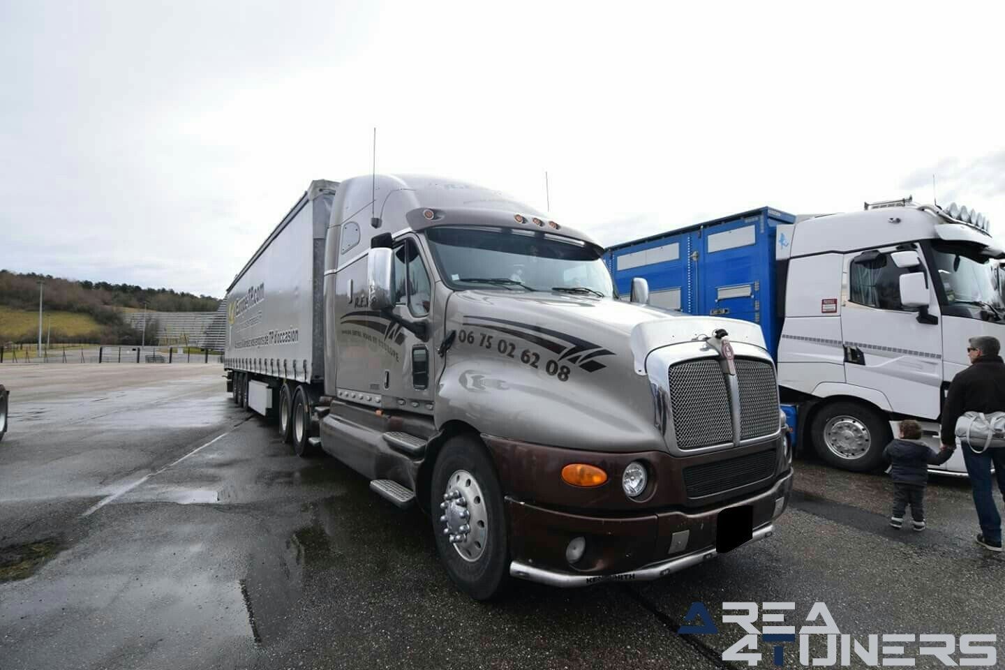 Meeting Tuning Nancy
Imagen del reportaje de la revista Tuning Area4tuners.es, de la
concentración de coches Tuning del año 2018 en Zenith Du Grand Nancy Francia