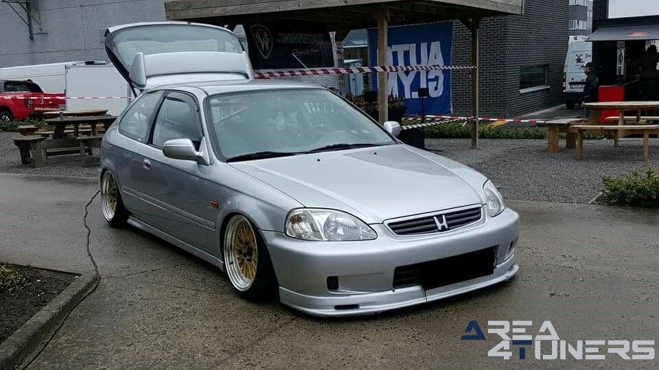 Carevolution 4
Imagen del reportaje de la revista Tuning Area4tuners.es, de la
concentración de coches Tuning del año 2018 en Aalter Bélgica