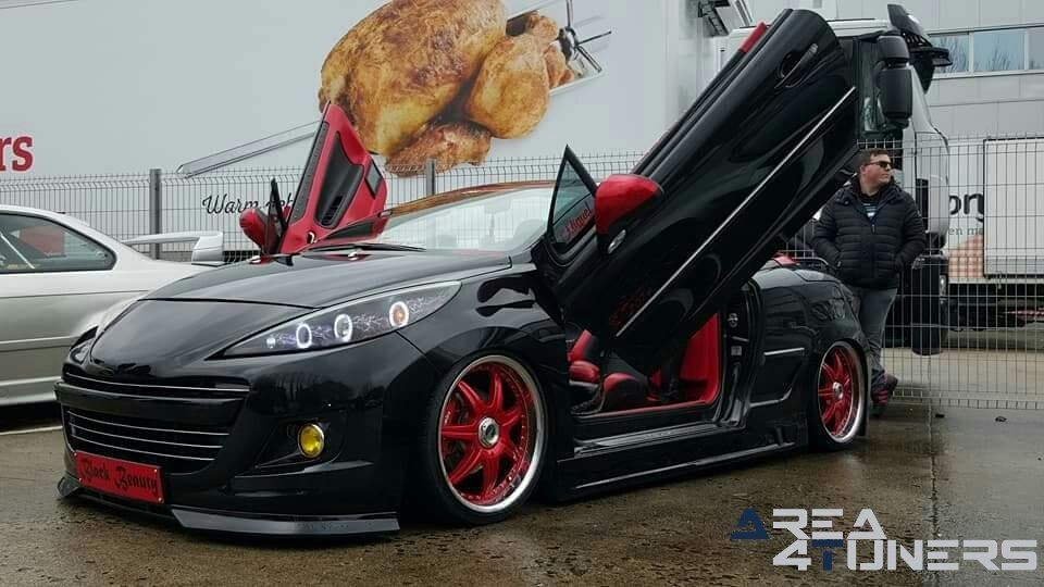 Carevolution 4
Imagen del reportaje de la revista Tuning Area4tuners.es, de la
concentración de coches Tuning del año 2018 en Aalter Bélgica