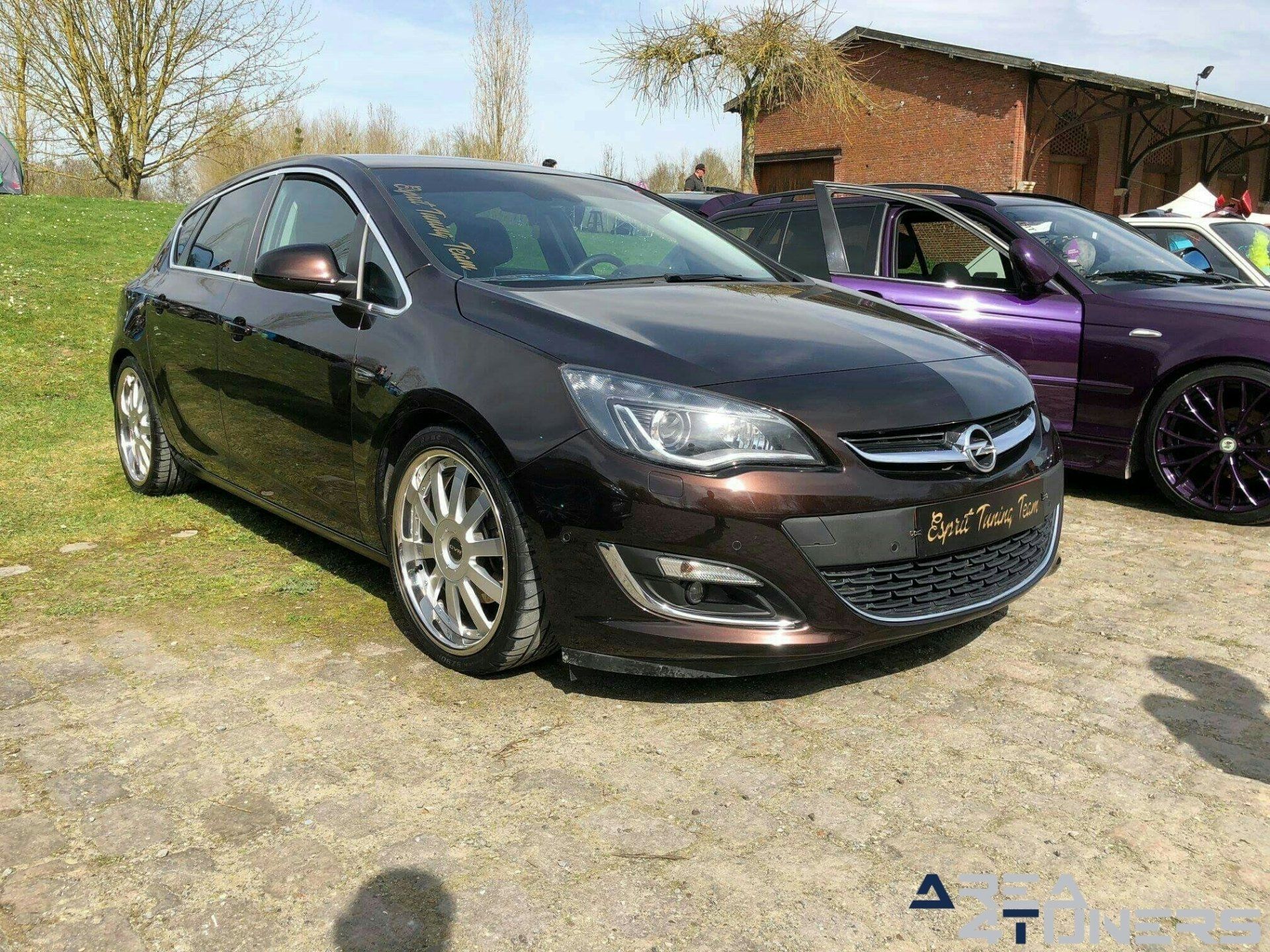 Meeting Balabam 2018
Imagen del reportaje de la revista Tuning Area4tuners.es, de la
concentración de coches Tuning del año 2018 en Pouilly Sur Serre Francia