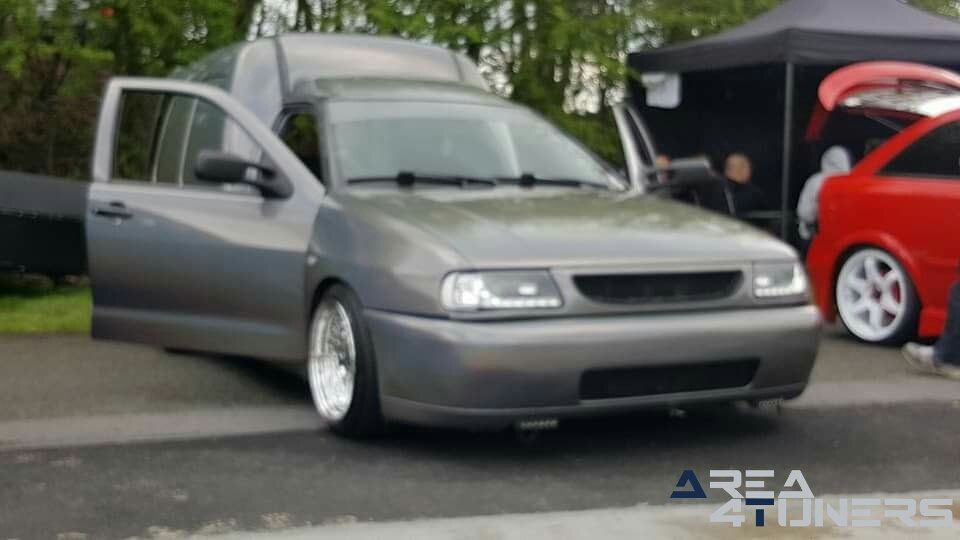 United Projects nº 9
Imagen del reportaje de la revista Tuning Area4tuners.es, de la
concentración de coches Tuning del año 2018 en Brujas Bélgica