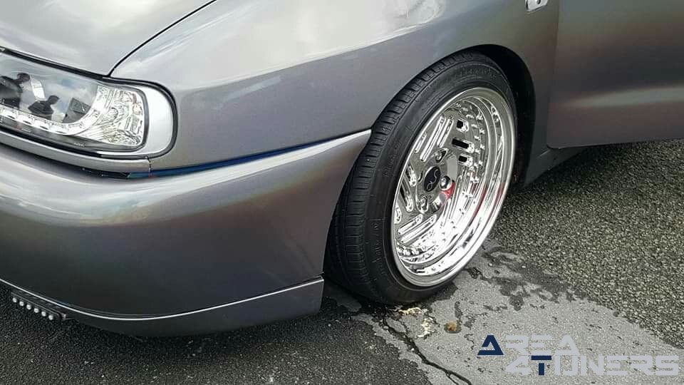 United Projects nº 9
Imagen del reportaje de la revista Tuning Area4tuners.es, de la
concentración de coches Tuning del año 2018 en Brujas Bélgica