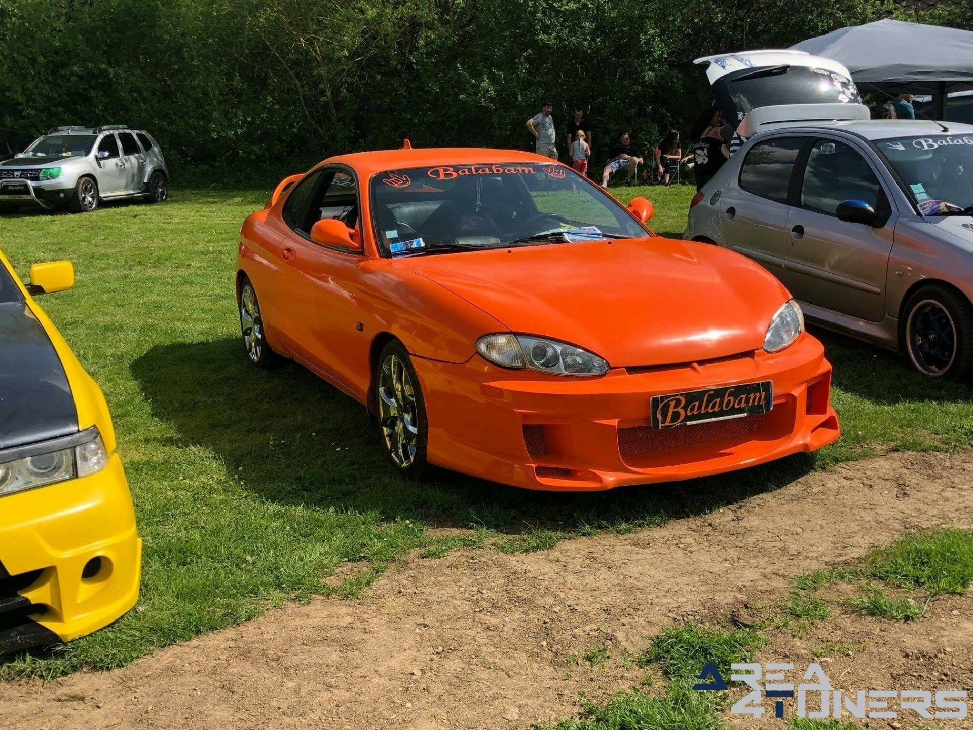 Meeting Underground Team 2018
Imagen del reportaje de la revista Tuning Area4tuners.es, de la
concentración de coches Tuning del año 2018 en Villeselve Francia
