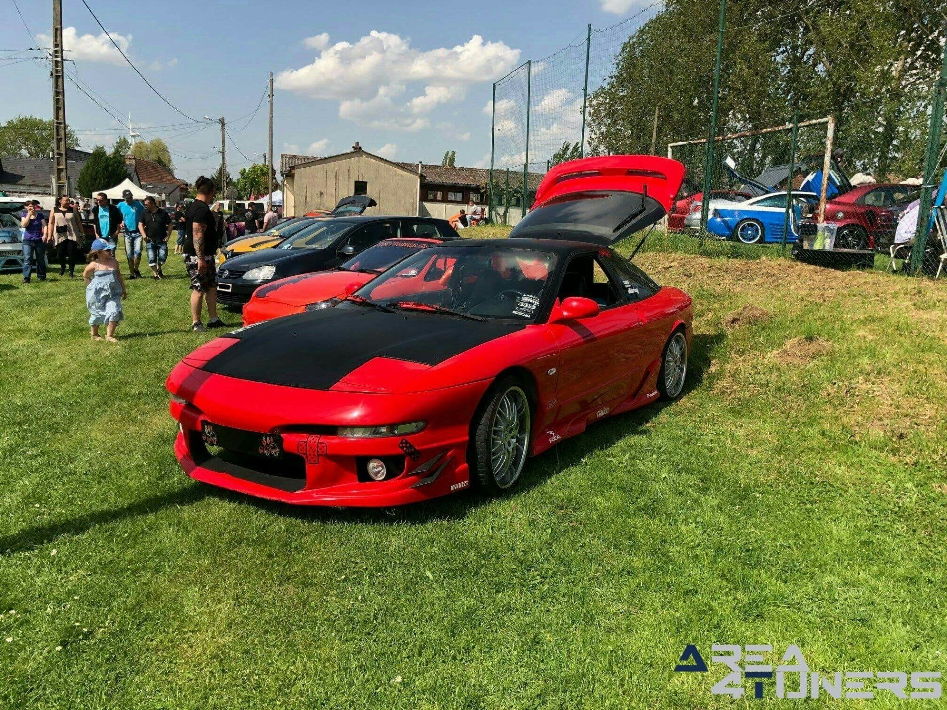 Meeting Underground Team 2018
Imagen del reportaje de la revista Tuning Area4tuners.es, de la
concentración de coches Tuning del año 2018 en Villeselve Francia
