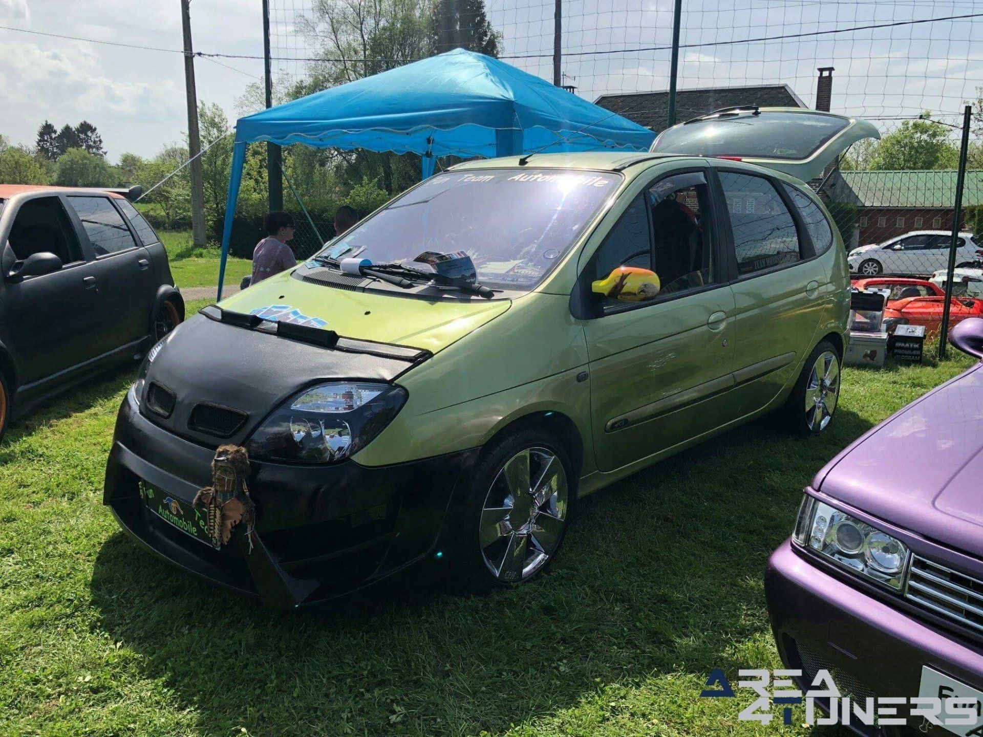 Meeting Underground Team 2018
Imagen del reportaje de la revista Tuning Area4tuners.es, de la
concentración de coches Tuning del año 2018 en Villeselve Francia
