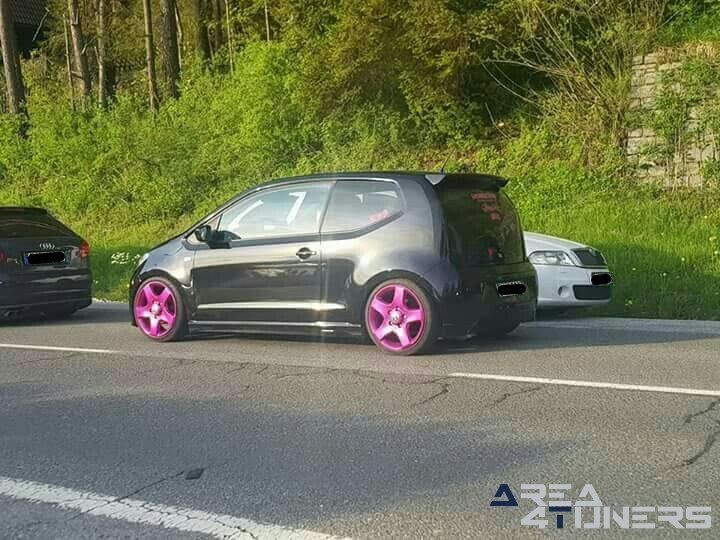 Wörtherseetreff 2018
Imagen del reportaje de la revista Tuning Area4tuners.es, de la
concentración de coches Tuning del año 2018 en Reifnitz Austria