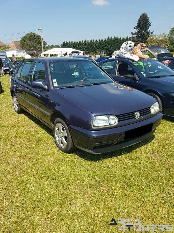 4eme Weekend Mecanique
Imagen del reportaje de la revista Tuning Area4tuners.es, de la
concentración de coches Tuning del año 2018 en St. Front De Pradoux Francia