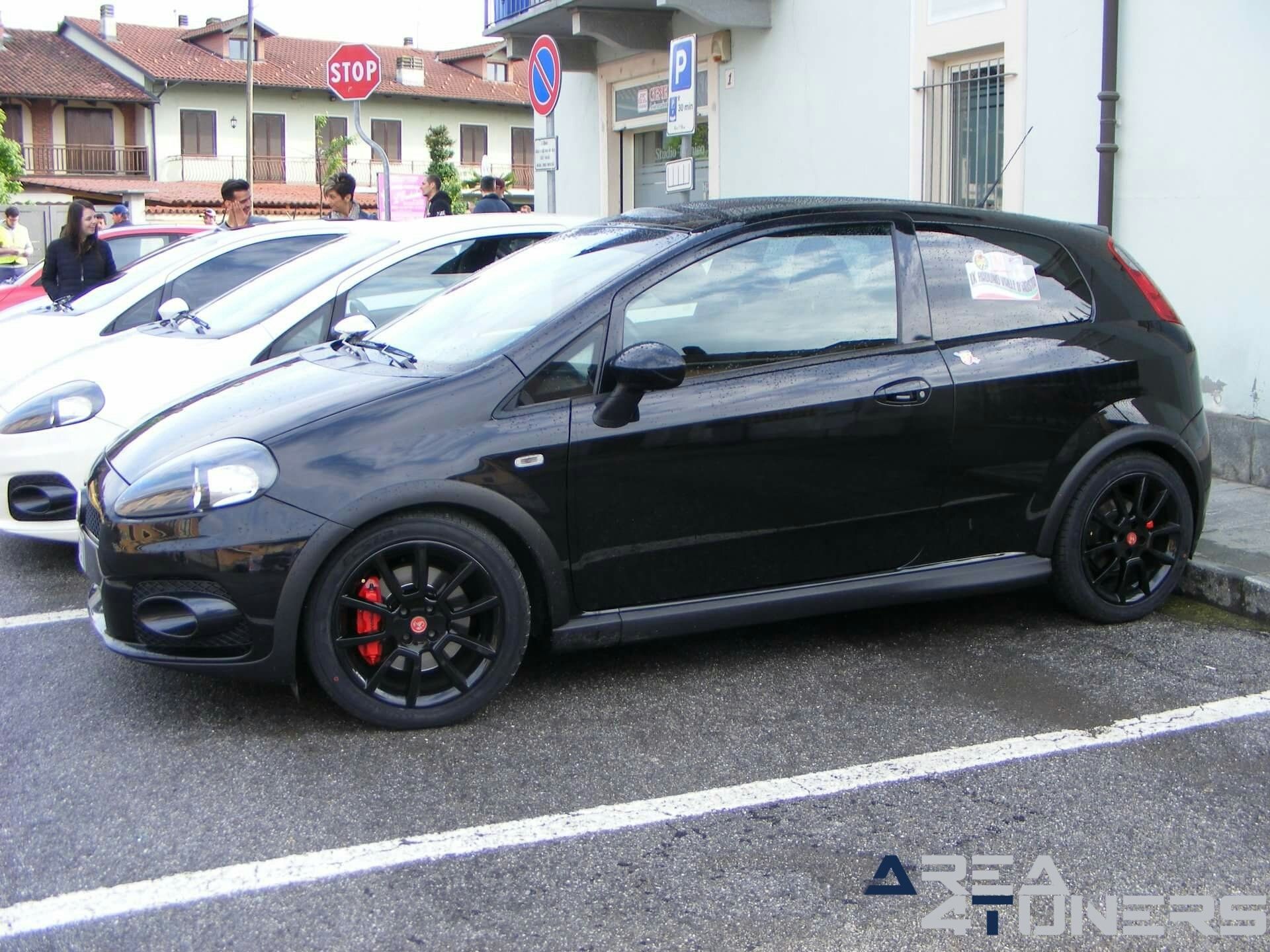 2º Raduno Abarth Scalenghe
Imagen del reportaje de la revista Tuning Area4tuners.es, de la
concentración de coches Tuning del año 2018 en Scalenghe Italia