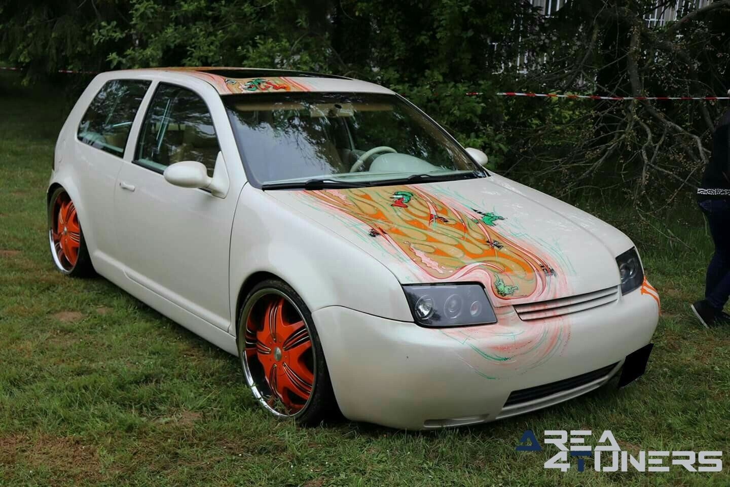 Crazy Car Concept Show 2
Imagen del reportaje de la revista Tuning Area4tuners.es, de la concentración de coches Tuning del año 2018 en Dinant Bélgica