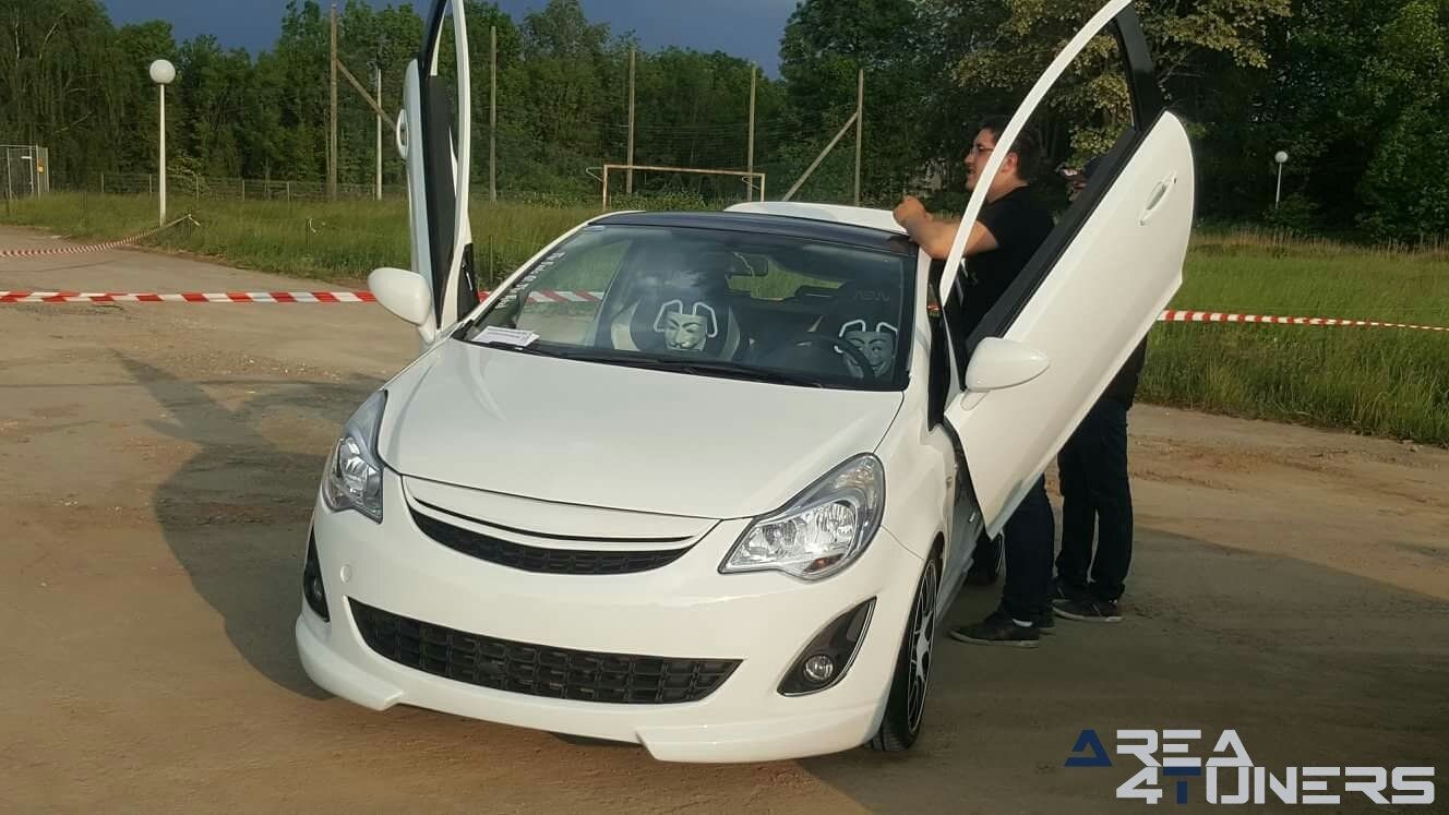 6º Tuning De Nuit Du McFurious Black Night
Imagen del reportaje de la revista Tuning Area4tuners.es, de la concentración de coches Tuning del año 2018 en Gaurain-Ramecroix Bélgica