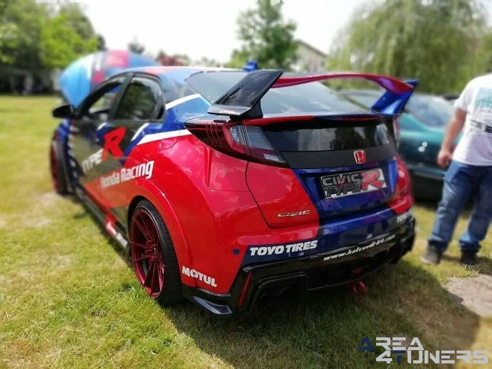 3eme Rasso Tuning
Imagen del reportaje de la revista Tuning Area4tuners.es, de la concentración de coches Tuning del año 2018 en Chez Ogui Francia