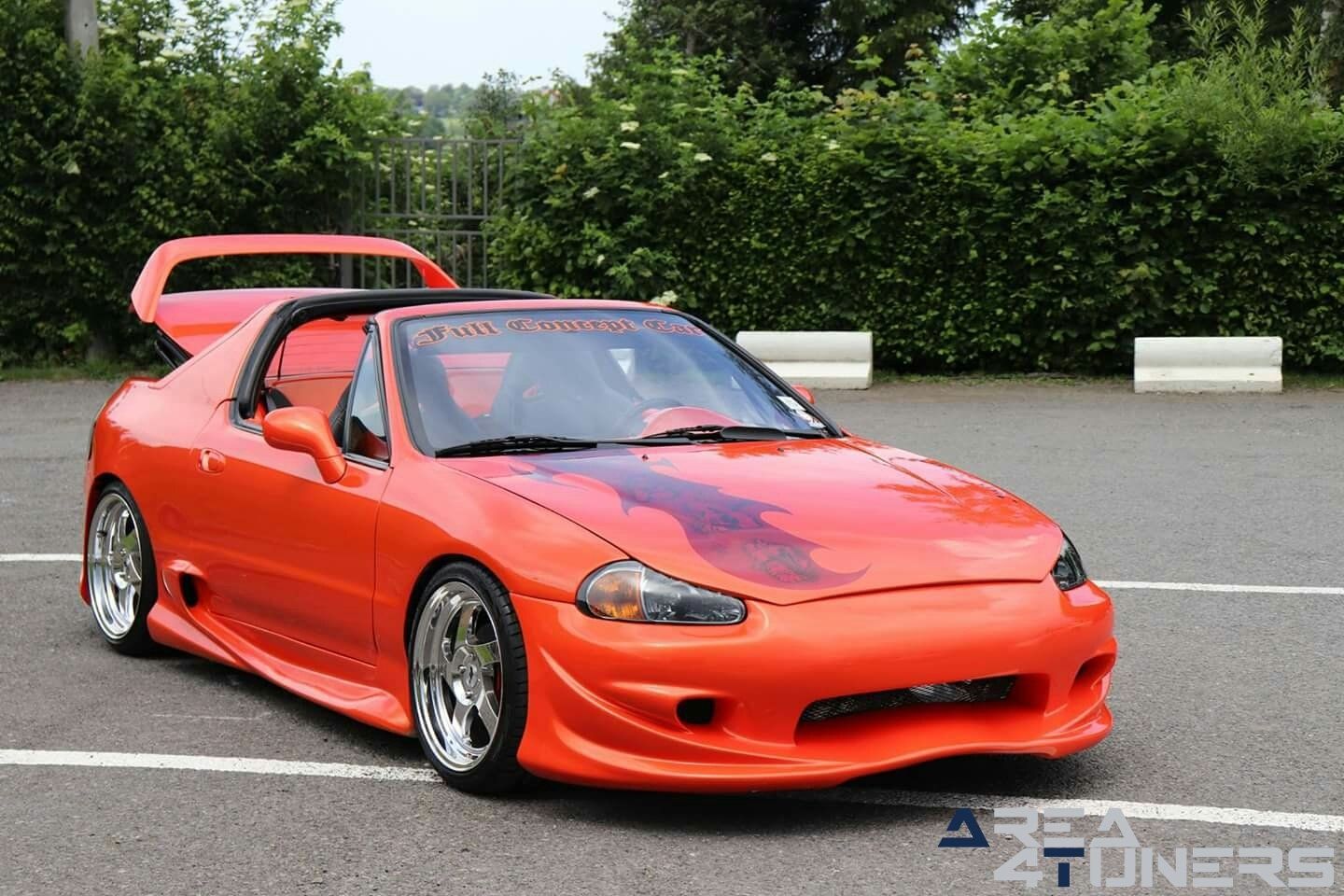 Ndc Pour Soutenir Tatiana
Imagen del reportaje de la revista Tuning Area4tuners.es, de la concentración de coches Tuning del año 2018 en Jalhay Bélgica