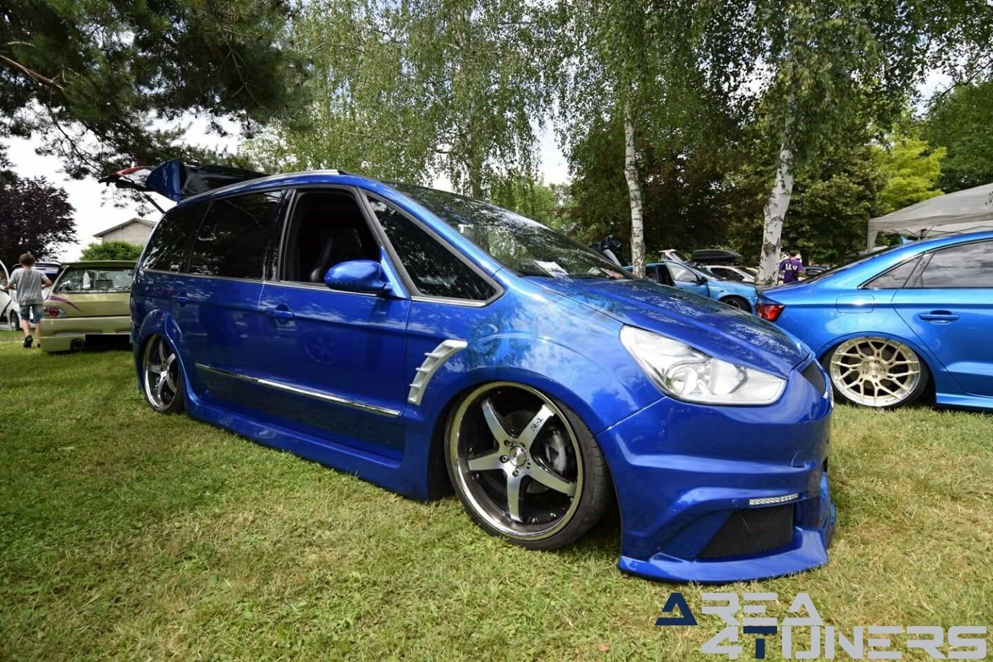 4º S.E.C. Tuning Show
Imagen del reportaje de la revista Tuning Area4tuners.es, de la concentración de coches Tuning del año 2018 en Saint Etienne Francia