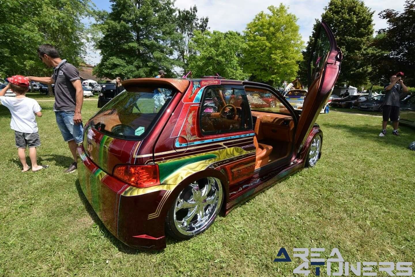 4º S.E.C. Tuning Show
Imagen del reportaje de la revista Tuning Area4tuners.es, de la concentración de coches Tuning del año 2018 en Saint Etienne Francia