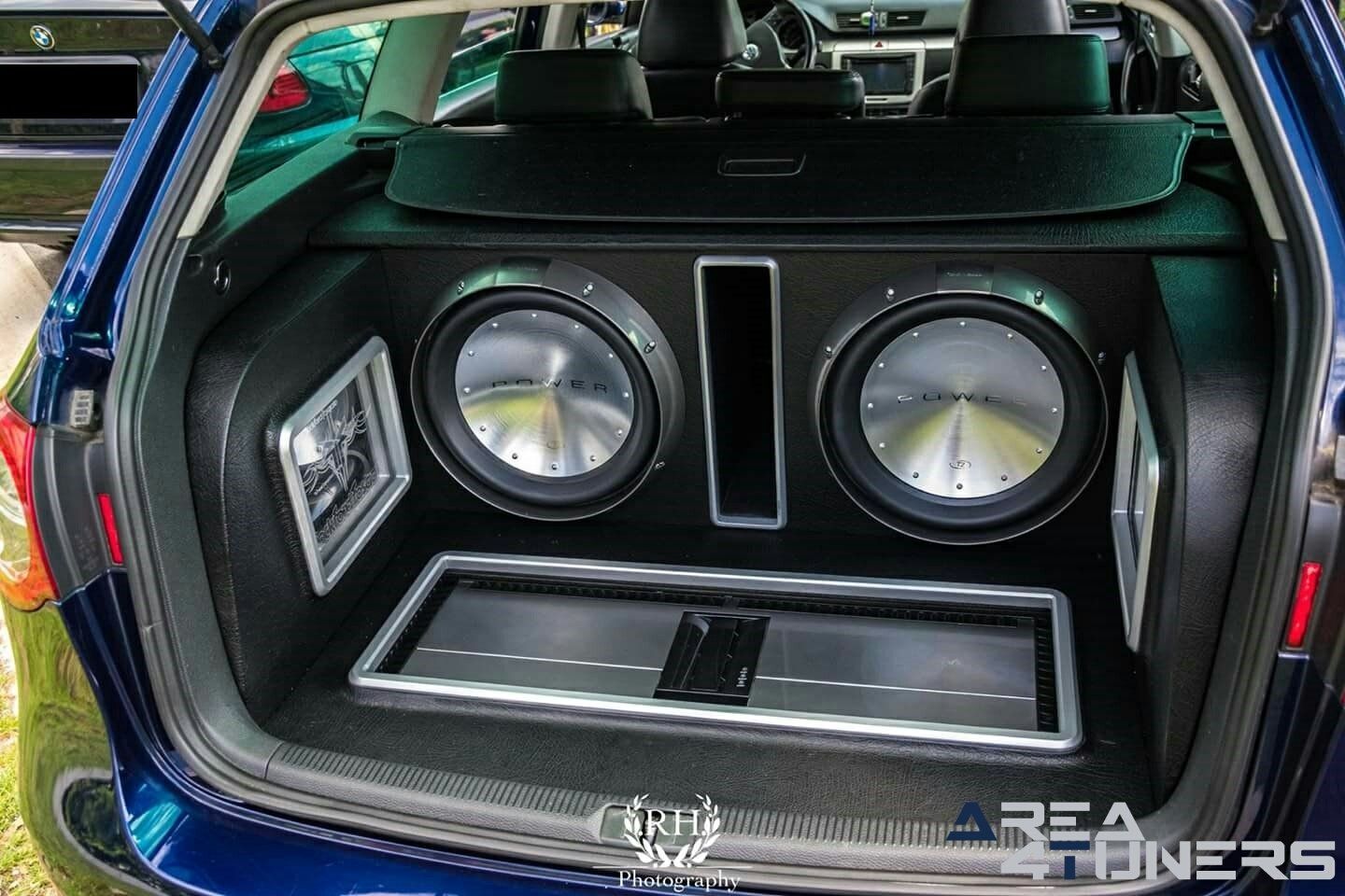 Stay Tuned Chapter 2k18
Imagen del reportaje de la revista Tuning Area4tuners.es, de la concentración de coches Tuning del año 2018 en Moorslede Bélgica