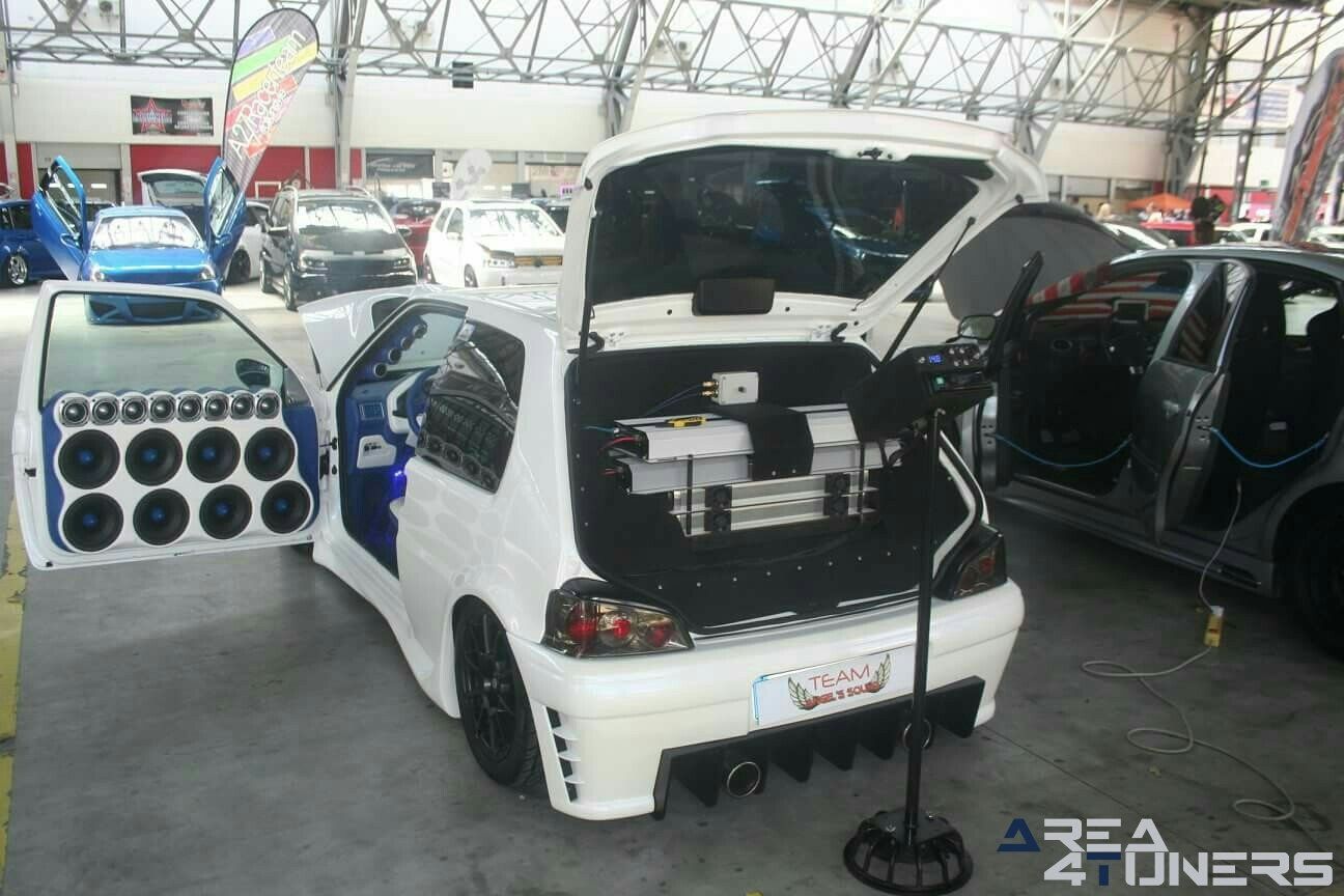 Tuning & Fashion
Imagen del reportaje de la revista Tuning Area4tuners.es, de la concentración de coches Tuning del año 2018 en Adria International Raceway Italia