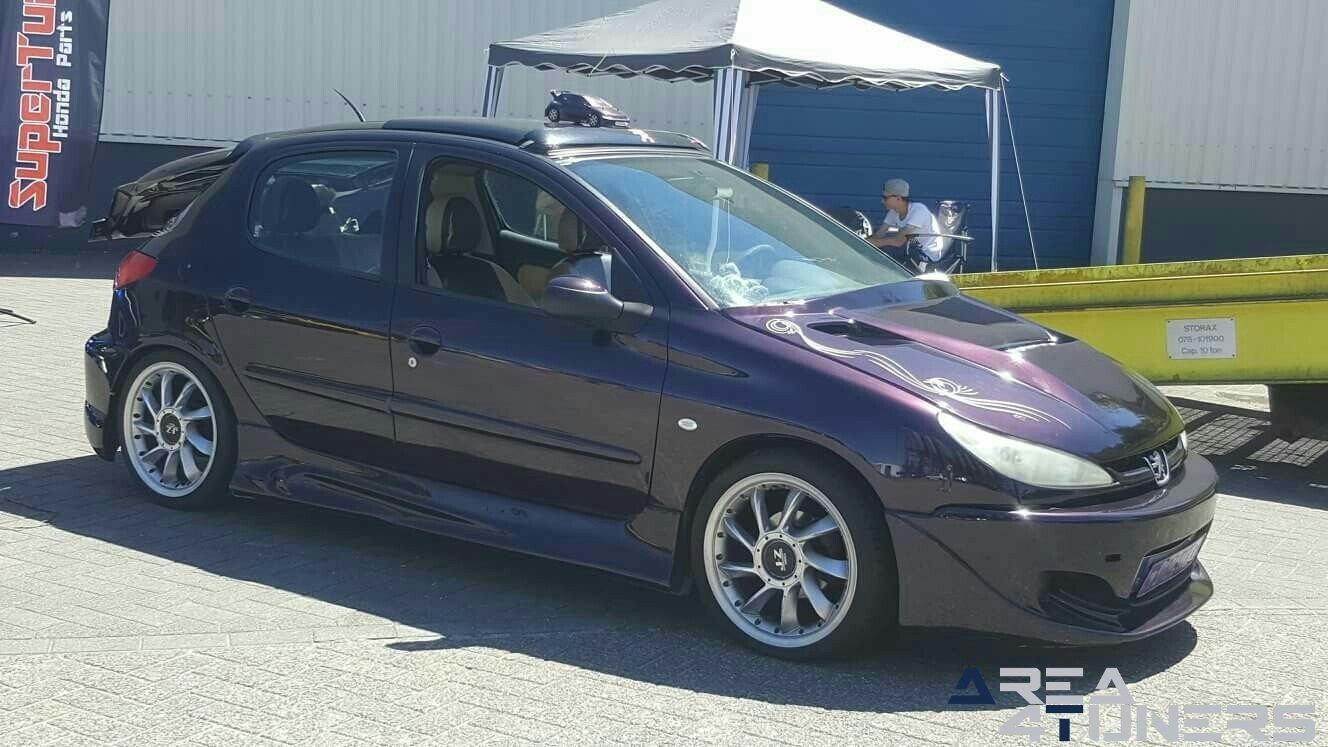 Lielly's And Neal 1st Tuning Day
Imagen del reportaje de la revista Tuning Area4tuners.es, de la concentración de coches Tuning del año 2018 en Geel Bélgica