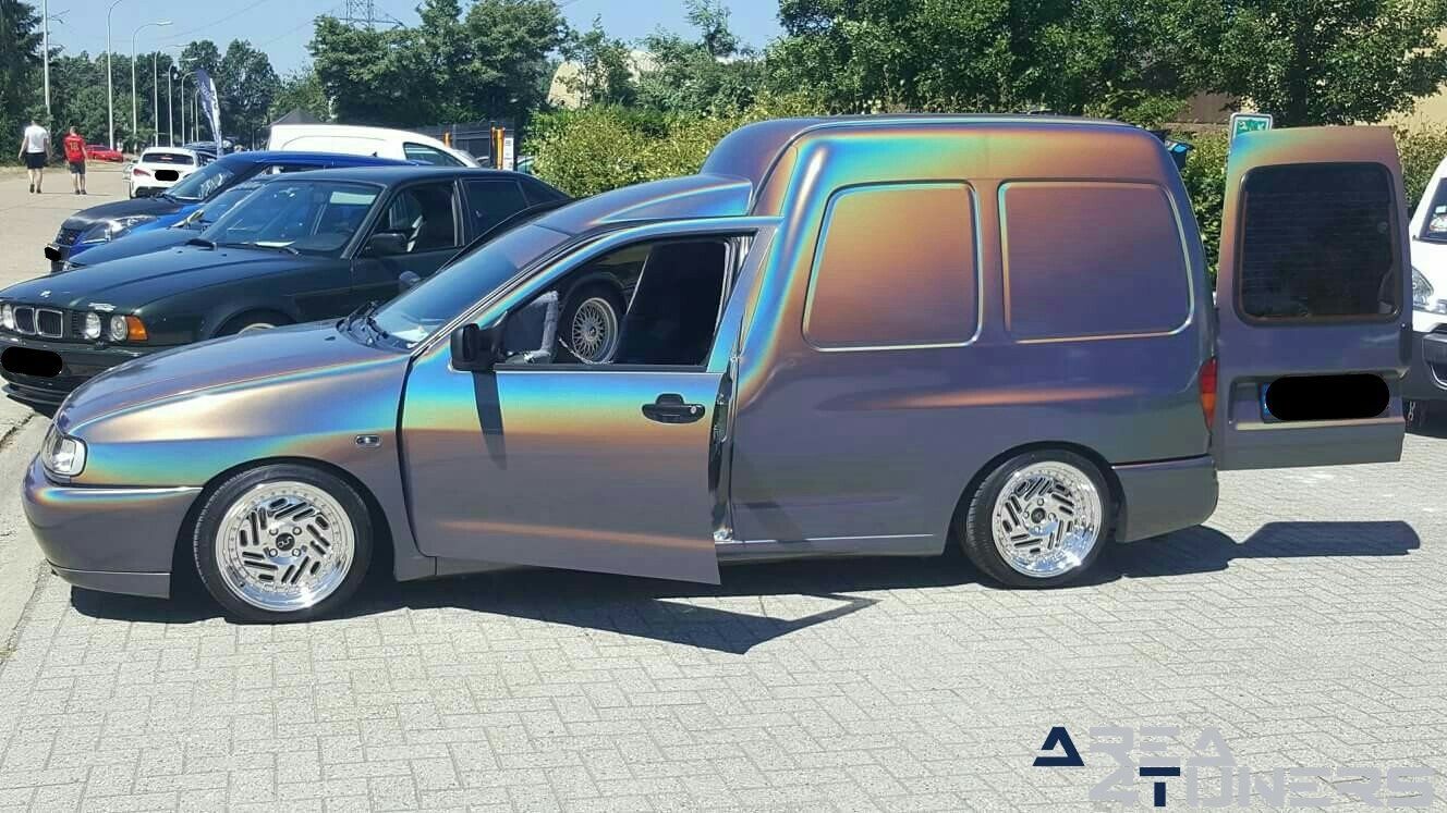 Lielly's And Neal 1st Tuning Day
Imagen del reportaje de la revista Tuning Area4tuners.es, de la concentración de coches Tuning del año 2018 en Geel Bélgica