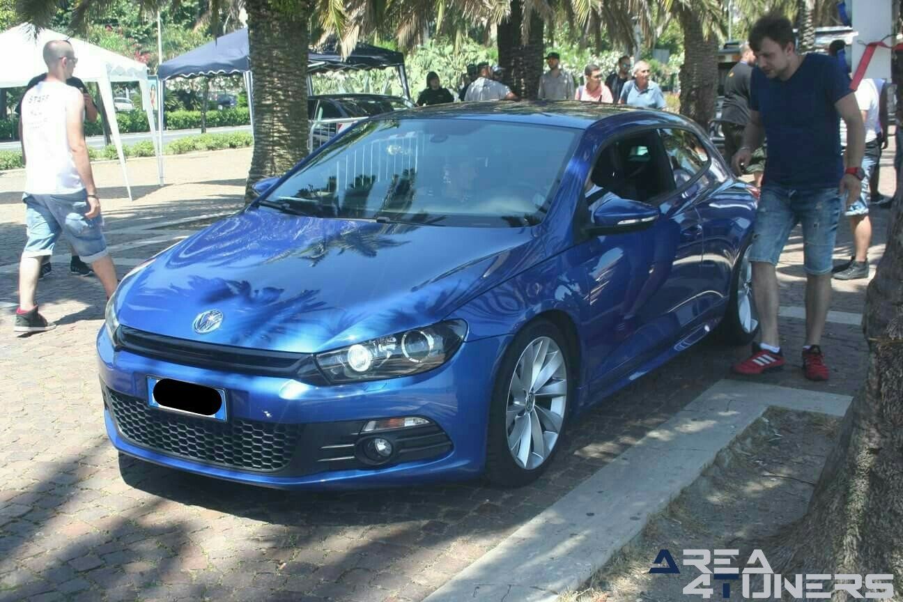 Mc2 Tuning Day La Specia
Imagen del reportaje de la revista Tuning Area4tuners.es, de la concentración de coches Tuning del año 2018 en Passeggiata Morin Italia