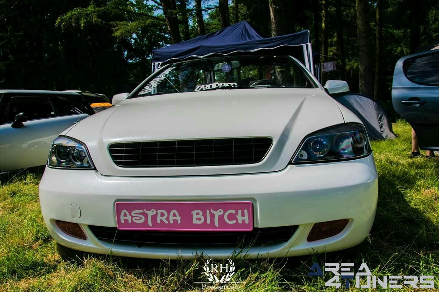 No Limit Tuning Weekend
Imagen del reportaje de la revista Tuning Area4tuners.es, de la concentración de coches Tuning del año 2018 en Brunsumm Holanda