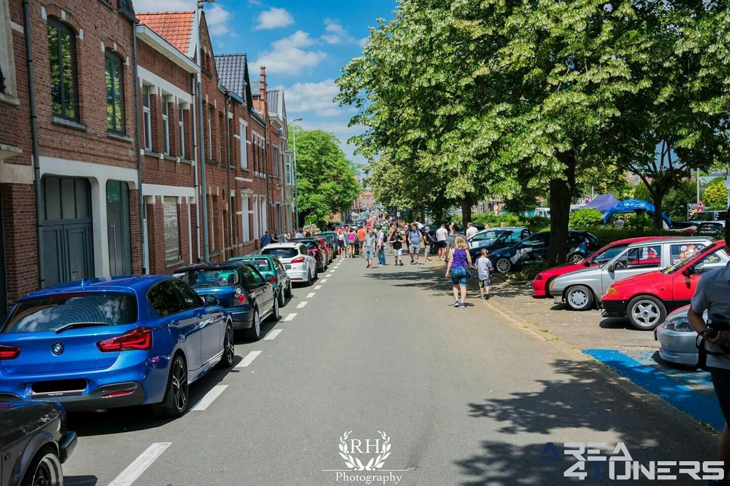 14th Edition Fun Days
Imagen del reportaje de la revista Tuning Area4tuners.es, de la concentración de coches Tuning del año 2018 en Aarschot Bélgica