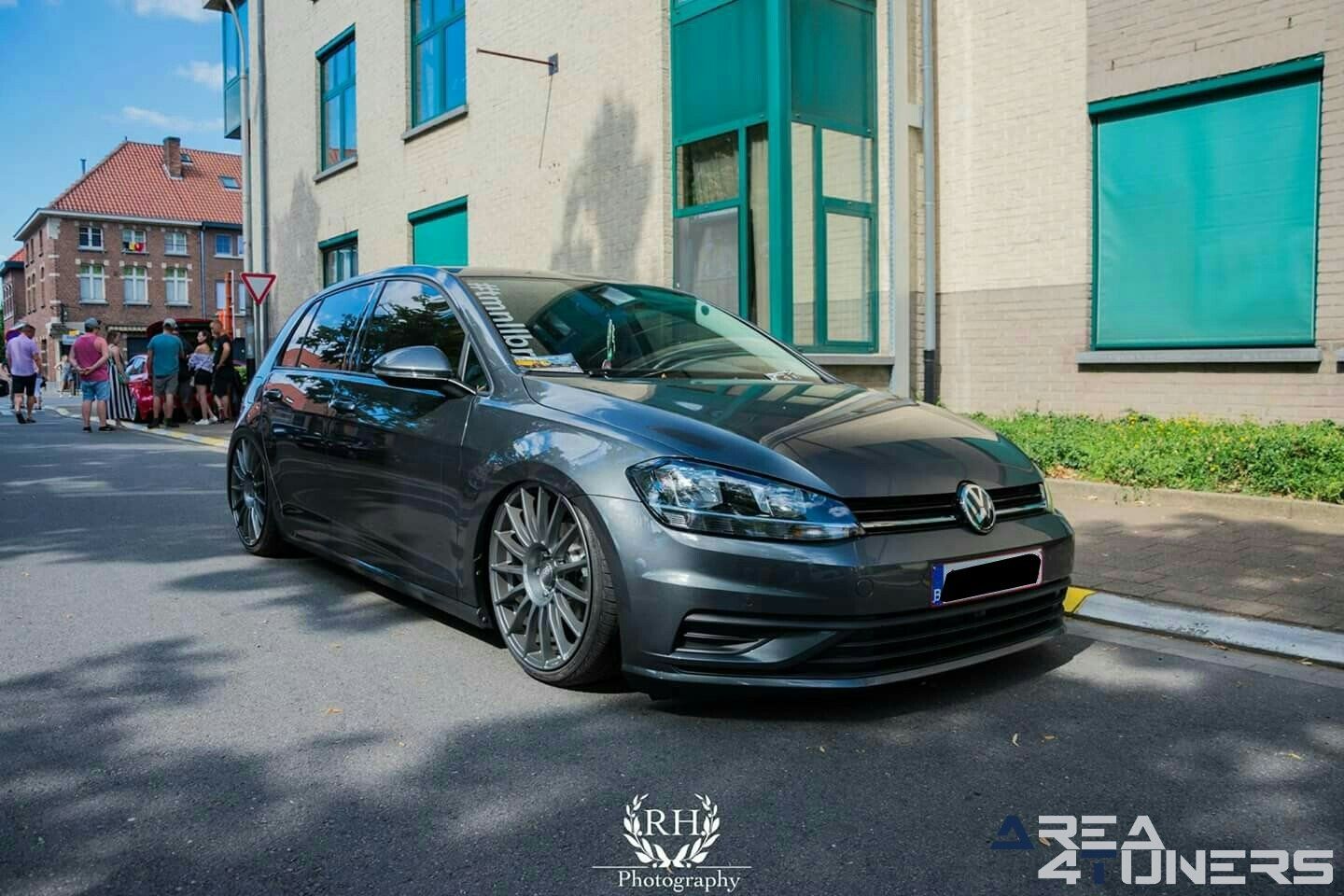 14th Edition Fun Days
Imagen del reportaje de la revista Tuning Area4tuners.es, de la concentración de coches Tuning del año 2018 en Aarschot Bélgica