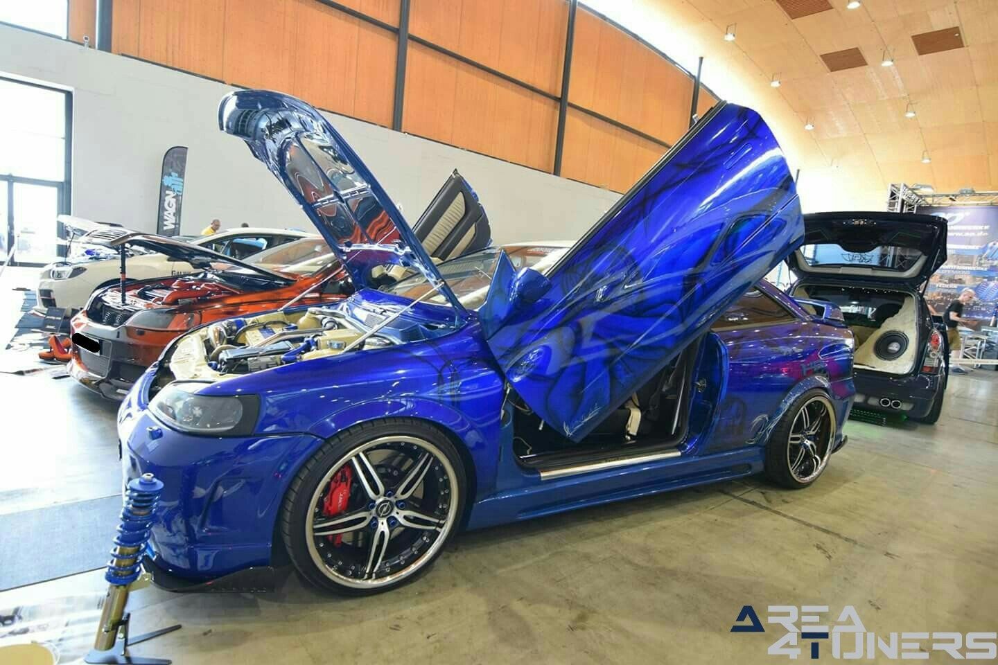 Rockford Fosgate Tuning Days
Imagen del reportaje de la revista Tuning Area4tuners.es, de la concentración de coches Tuning del año 2018 en Karlsruhe Alemania