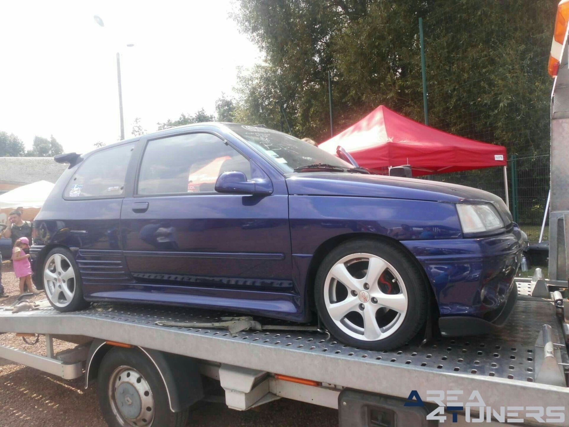 4eme Meeting Tuning Day Anarchy
Imagen del reportaje de la revista Tuning Area4tuners.es, de la concentración de coches Tuning del año 2018 en Isbergues Francia