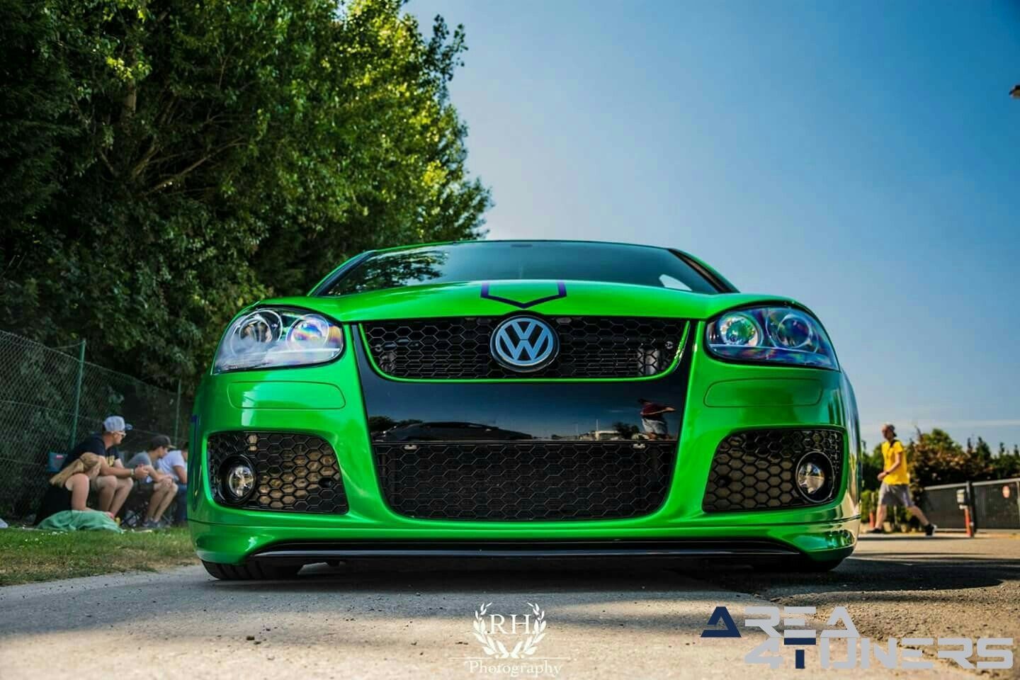 Slammed Sunday Edition 3
Imagen del reportaje de la revista Tuning Area4tuners.es, de la concentración de coches Tuning del año 2018 en Rochesterlaan Gistel Bélgica