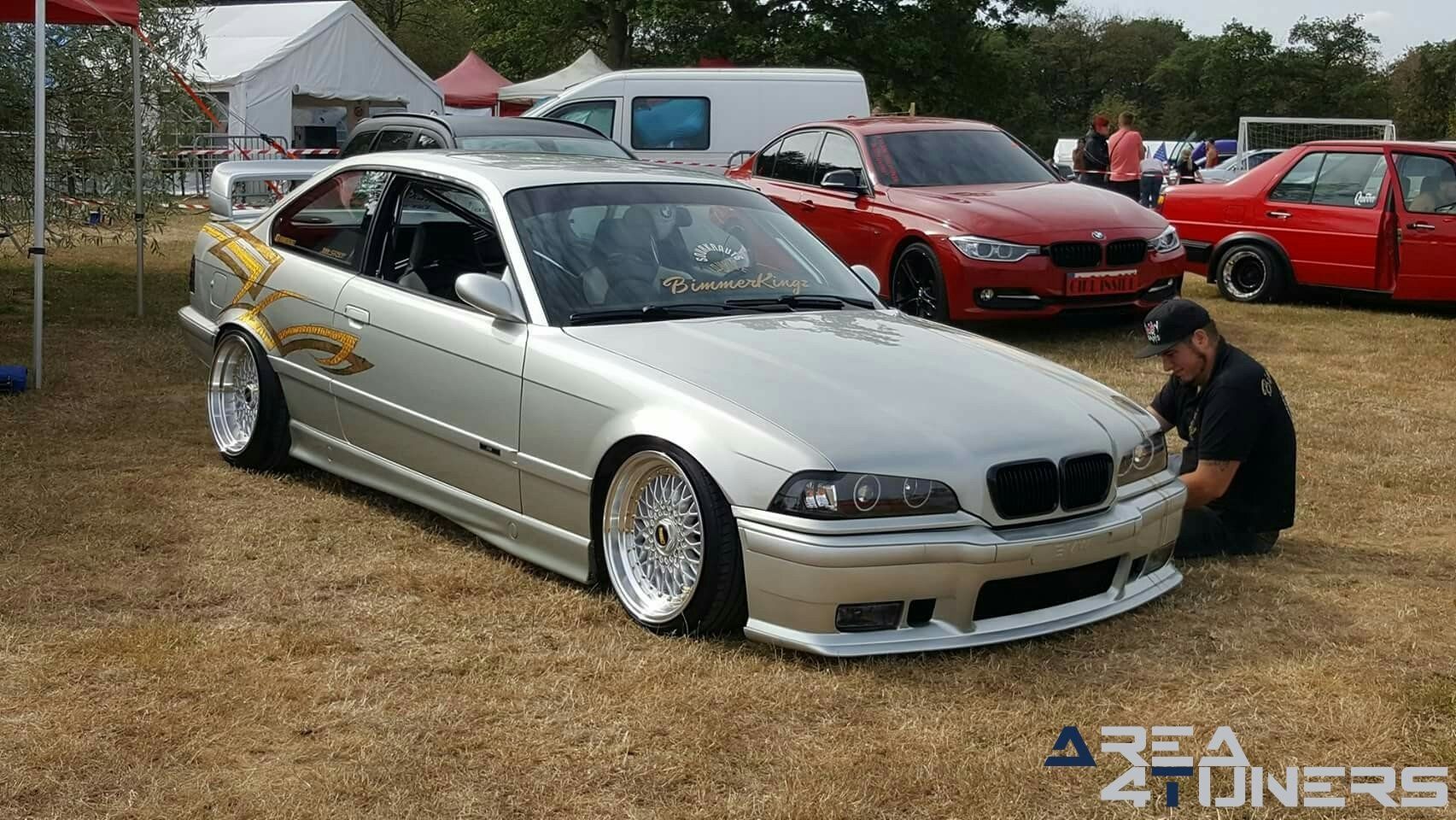 4eme Tuning Au Lac Eau De Heure
Imagen del reportaje de la revista Tuning Area4tuners.es, de la concentración de coches Tuning del año 2018 en Celfontaine Bélgica