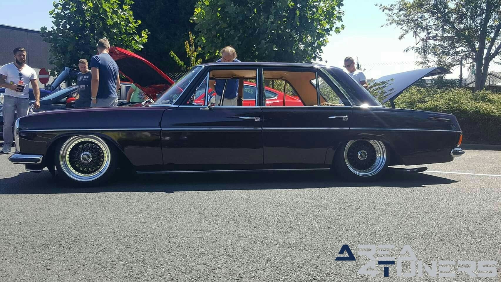 Low Land Car Show
Imagen del reportaje de la revista Tuning Area4tuners.es, de la concentración de coches Tuning del año 2018 en Oostkamp Bélgica