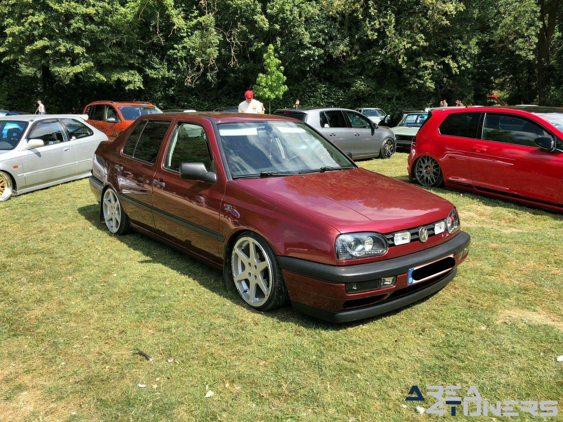 Risenation 2018
Imagen del reportaje de la revista Tuning Area4tuners.es, de la concentración de coches Tuning del año 2018 en Brabant Bélgica