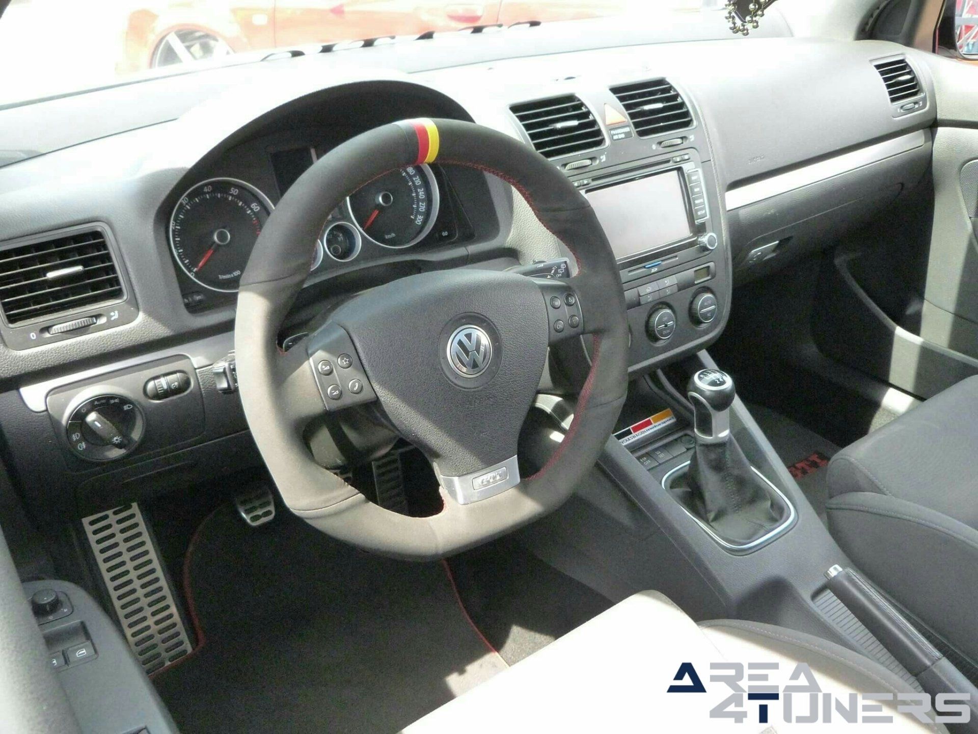 Braga International Car Show 2k18
Imagen del reportaje de la revista Tuning Area4tuners.es, de la concentración de coches Tuning del año 2018 en Braga Portugal