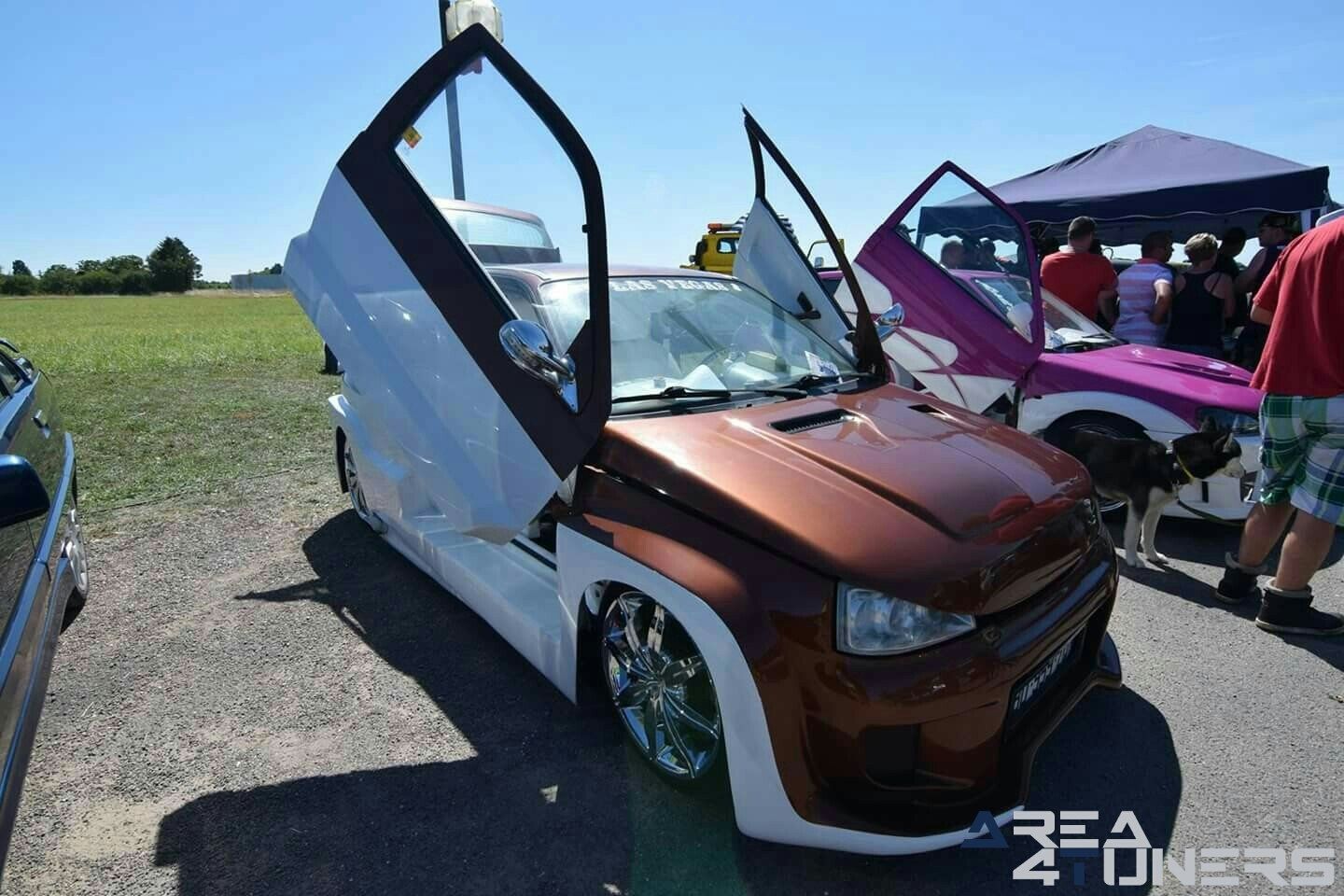 Meeting IC52 2018
Imagen del reportaje de la revista Tuning Area4tuners.es, de la concentración de coches Tuning del año 2018 en Montigny Le Vroi Francia