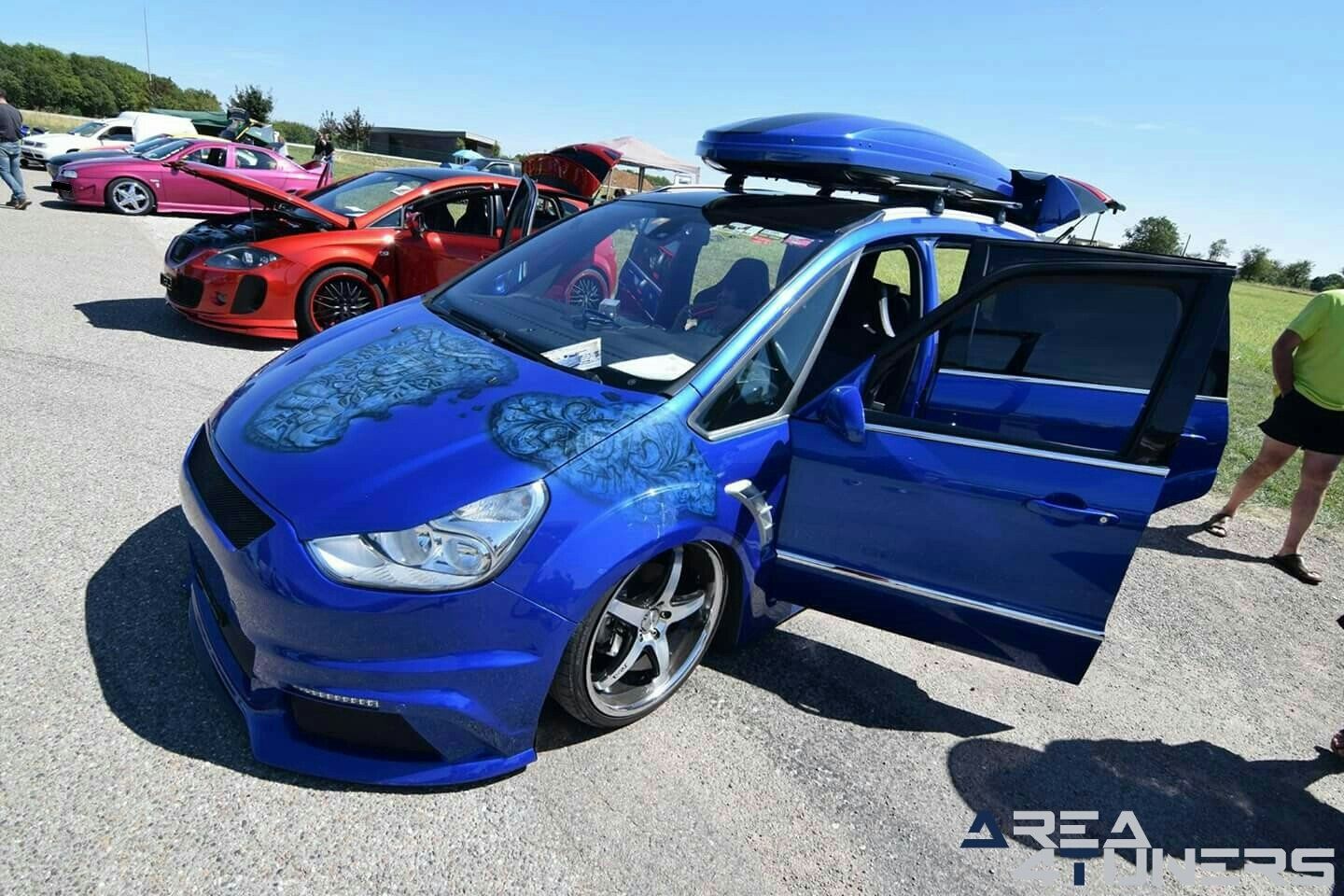 Meeting IC52 2018
Imagen del reportaje de la revista Tuning Area4tuners.es, de la concentración de coches Tuning del año 2018 en Montigny Le Vroi Francia