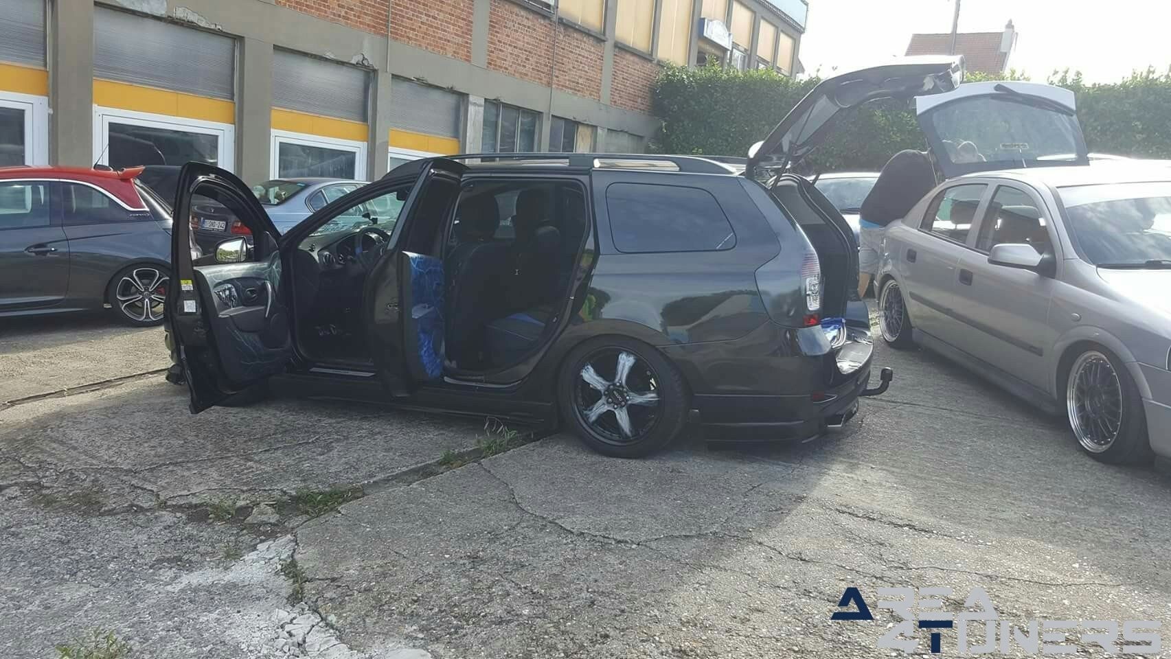 Dream Day
Imagen del reportaje de la revista Tuning Area4tuners.es, de la concentración de coches Tuning del año 2018 en Wetteren Bélgica