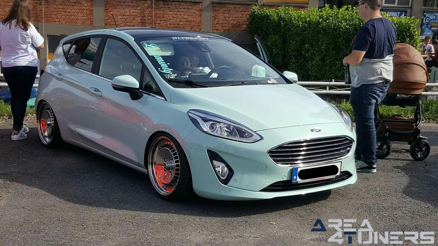 Dream Day
Imagen del reportaje de la revista Tuning Area4tuners.es, de la concentración de coches Tuning del año 2018 en Wetteren Bélgica