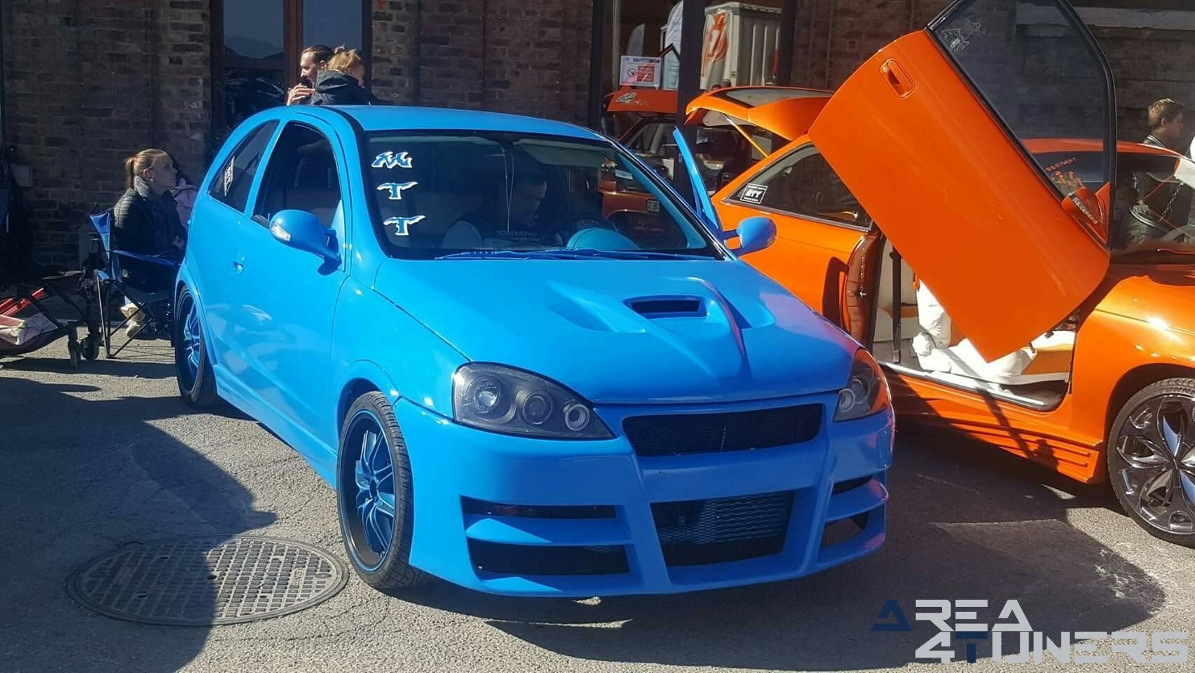 Sprit Tuning Team Party 4
Imagen del reportaje de la revista Tuning Area4tuners.es, de la concentración de coches Tuning del año 2018 en Aiseau Presles Bélgica